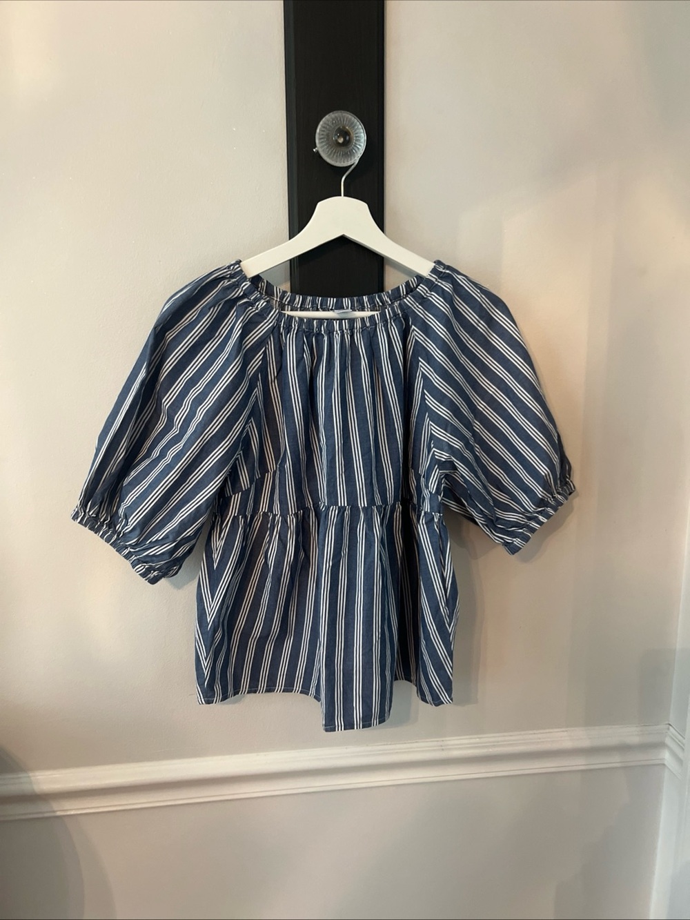 Old Navy Blue & White Striped Puff Sleeve Top